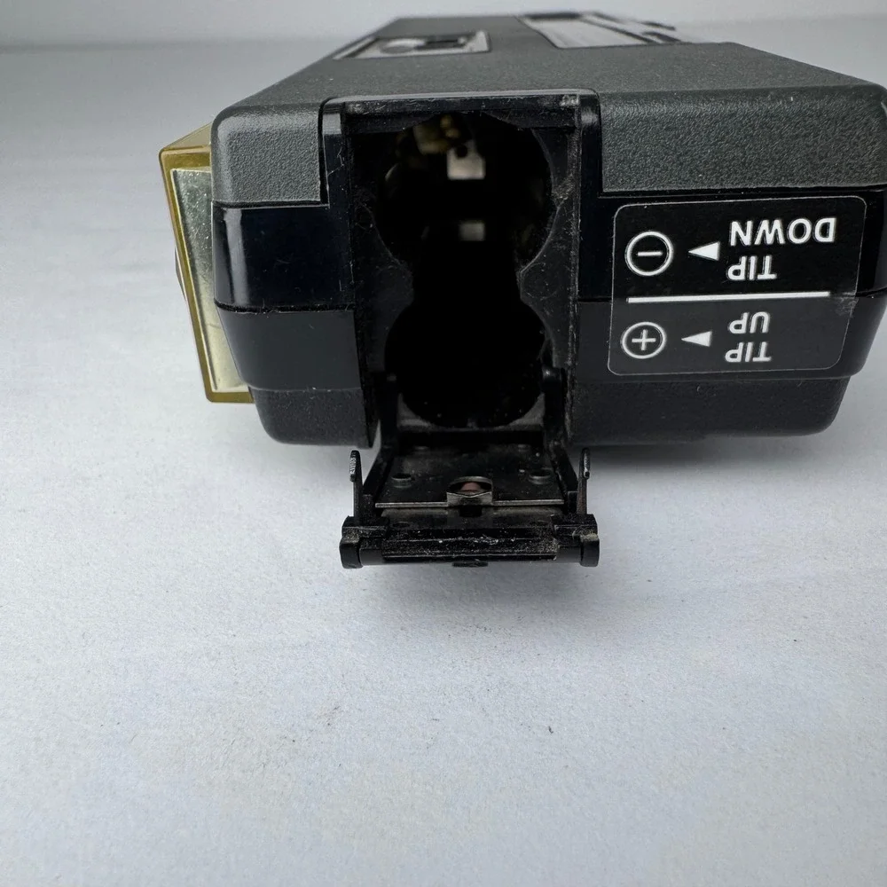Berkey Keystone 310 Pocket Everflash Camera Black‎ Vintage 110 Film Untested